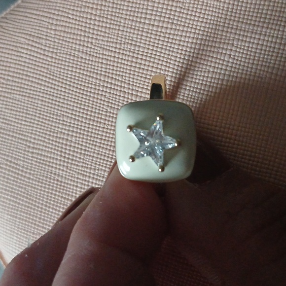 Ring - Picture 3 of 3